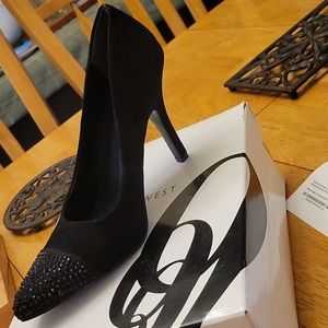 Nine west black heel with rhinestone accent